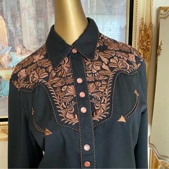 Scully Floral Embroidered Western Shirt - Picture 6 of 13